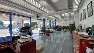 akins auto main floor